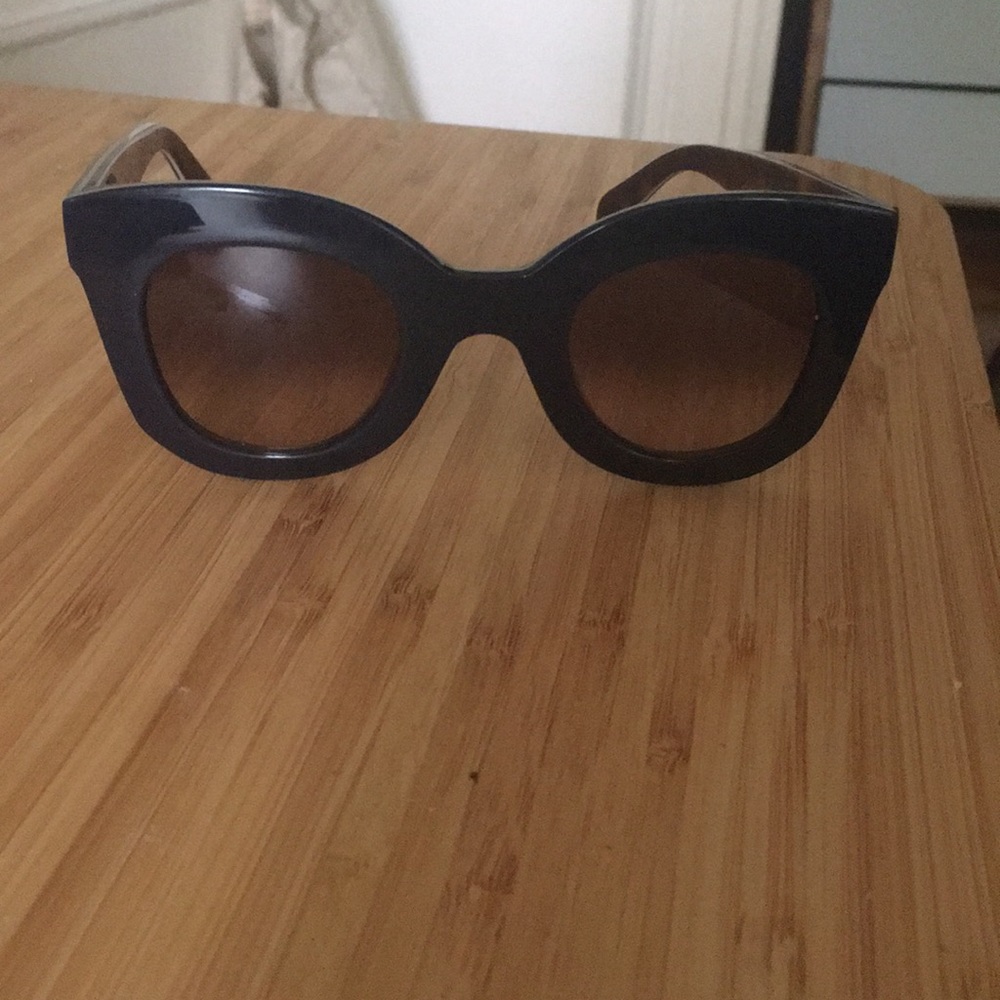 Celine Butterfly Frame sunglasses - LIKE NEW